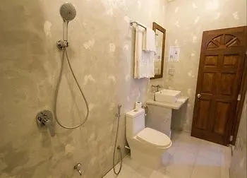 Thoddoo Retreat Hotel